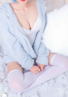 二女一杯原版在线观看_高清完整在线观看